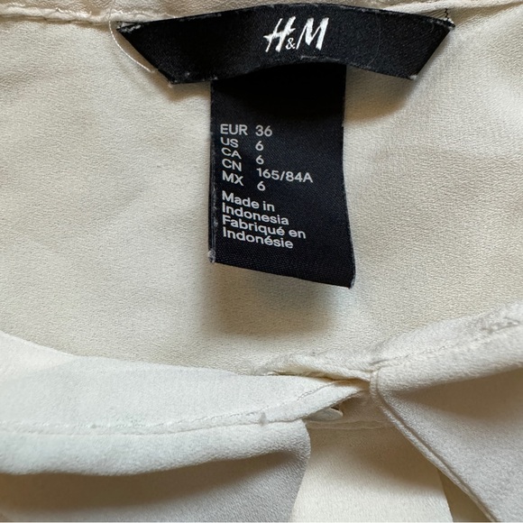 H&M Cream Short Sleeve Crepe Button Up Blouse - Size 6 - Picture 2 of 3
